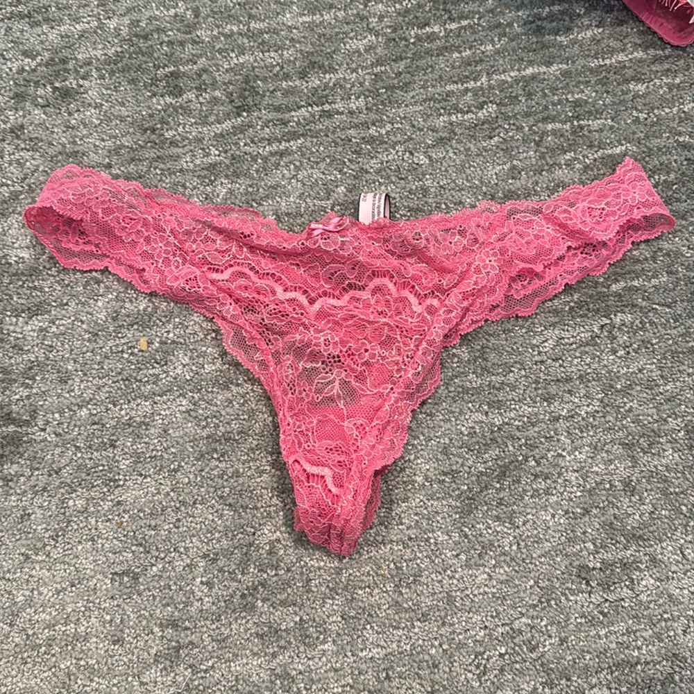 Victoria secret thong size small zip